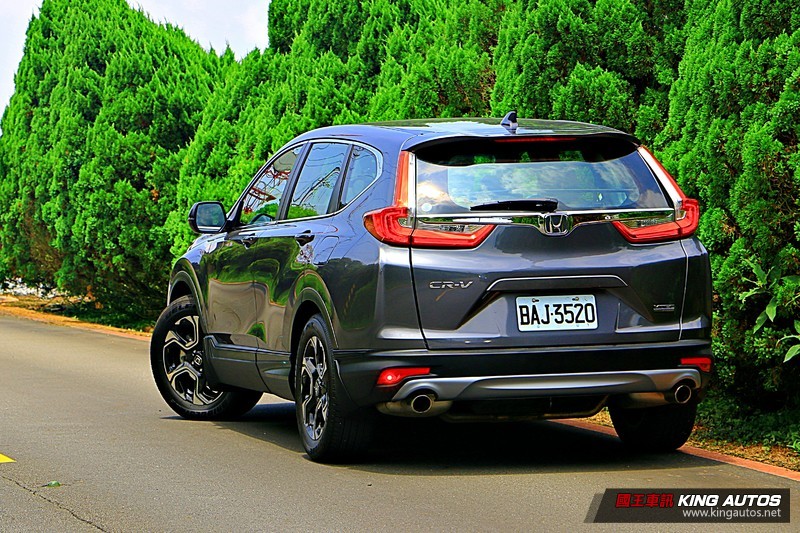 百萬中型休旅主流戰場! 《Ford Kuga EcoBoost 180 旗艦型》 vs. 《Toyota RAV4 2.0旗艦型》 百萬中型休旅主流戰場! 《Ford Kuga EcoBoost 180 旗艦型》 vs. 《Toyota RAV4 2.0旗艦型》