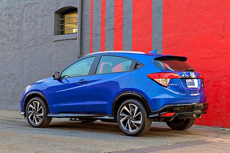「選車東西軍」之《Nissan Kicks》或《Honda HR-V》? 同屬日系國產跨界小休旅、價差僅8千元,你偏好哪一款? 「選車東西軍」之《Nissan Kicks》或《Honda HR-V》? 同屬日系國產跨界小休旅、價差僅8千元,你偏好哪一款?