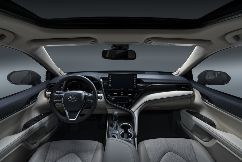 2021年式《Toyota Camry》不只變臉 首搭懸浮式螢幕與TSS 2.5+安全科技