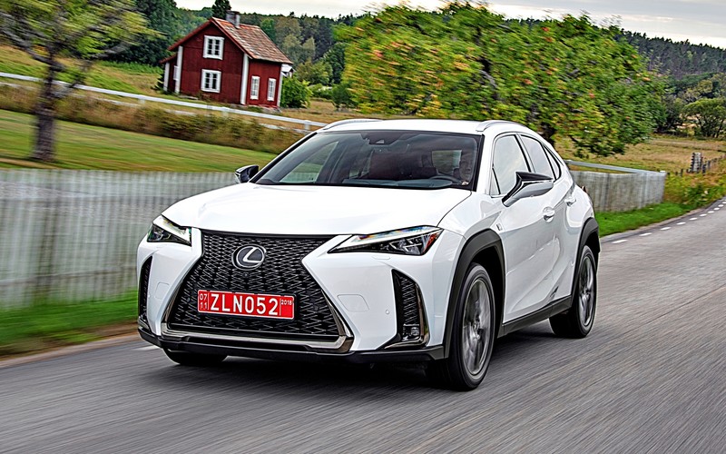 「選車東西軍」之《Lexus UX》或《Peugeot 3008》? 品牌定位、車格大小雖不同,但價差僅1.1萬元,你偏好哪一款? 「選車東西軍」之《Lexus UX》或《Peugeot 3008》? 品牌定位、車格大小雖不同,但價差僅1.1萬元,你偏好哪一款?