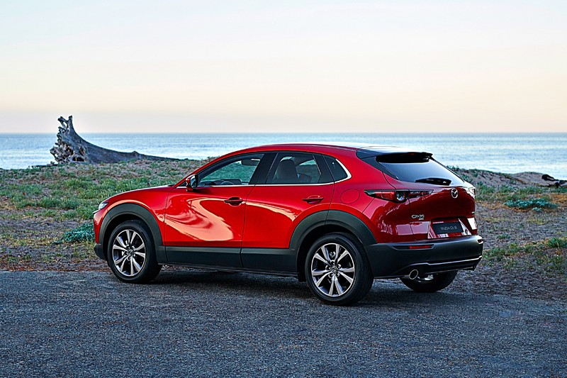 「選車東西軍」之《Skoda Karoq》或《Mazda CX-30》? 歐/日中小型跨界休旅、價差僅1萬元,你偏好哪一款? 「選車東西軍」之《Skoda Karoq》或《Mazda CX-30》? 歐/日中小型跨界休旅、價差僅1萬元,你偏好哪一款?