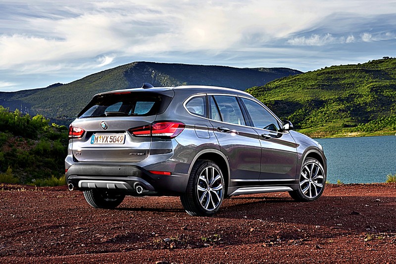 「選車東西軍」之《Audi Q3》或《BMW X1》? 德系中小型跨界休旅、價差5萬元,你中意哪一款? 「選車東西軍」之《Audi Q3》或《BMW X1》? 德系中小型跨界休旅、價差5萬元,你中意哪一款?