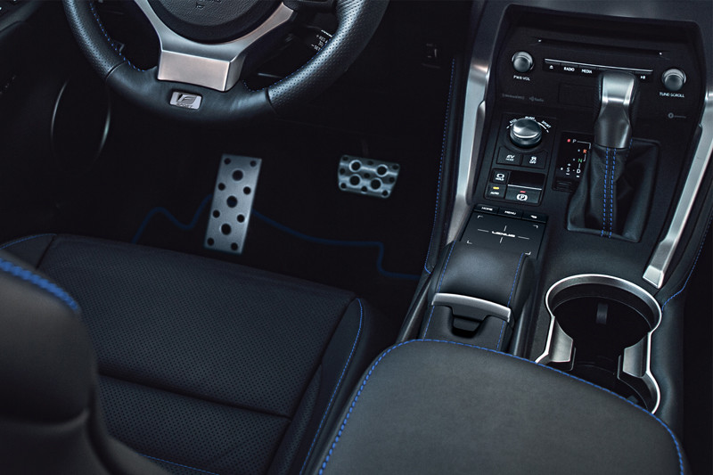 《Lexus NX Hybrid F Sport Black Line》美國限量特仕酷黑上陣