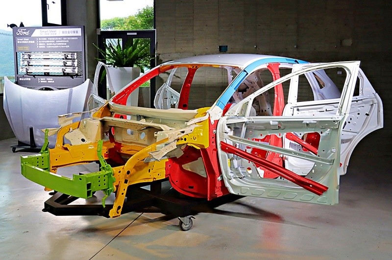 今年就要這部顏值與內涵都是頂尖的全新世代中型都會SUV—The All New Ford Kuga 今年就要這部顏值與內涵都是頂尖的全新世代中型都會SUV—The All New Ford Kuga