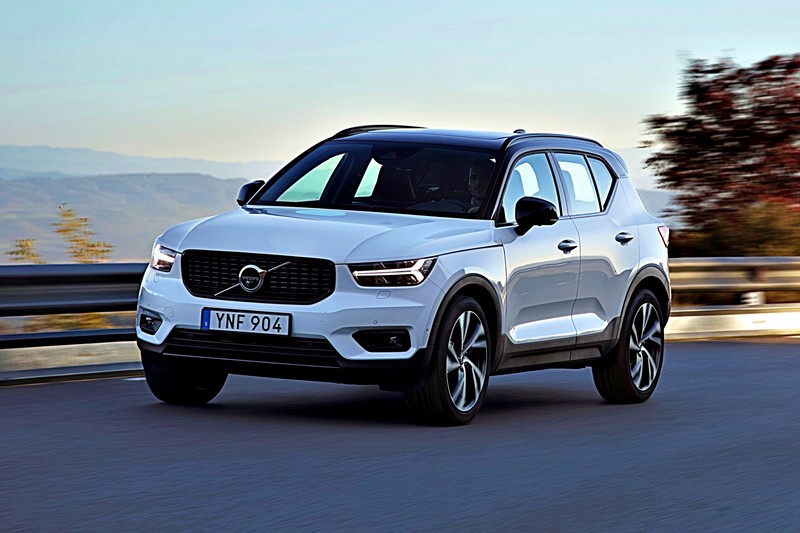 「選車東西軍」之《Mercedes-Benz GLA》或《Volvo XC40》? 歐系高級跨界小休旅、價差2萬元,你偏好哪一款? 「選車東西軍」之《Mercedes-Benz GLA》或《Volvo XC40》? 歐系高級跨界小休旅、價差2萬元,你偏好哪一款?