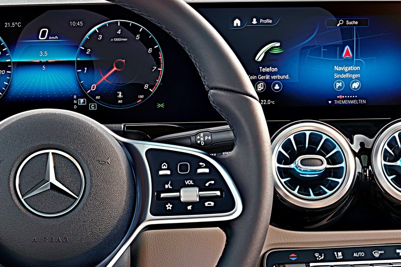 「選車東西軍」之《Mercedes-Benz GLA》或《Volvo XC40》? 歐系高級跨界小休旅、價差2萬元,你偏好哪一款? 「選車東西軍」之《Mercedes-Benz GLA》或《Volvo XC40》? 歐系高級跨界小休旅、價差2萬元,你偏好哪一款?