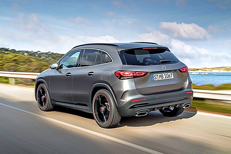「選車東西軍」之《Mercedes-Benz GLA》或《Volvo XC40》? 歐系高級跨界小休旅、價差2萬元,你偏好哪一款? 「選車東西軍」之《Mercedes-Benz GLA》或《Volvo XC40》? 歐系高級跨界小休旅、價差2萬元,你偏好哪一款?