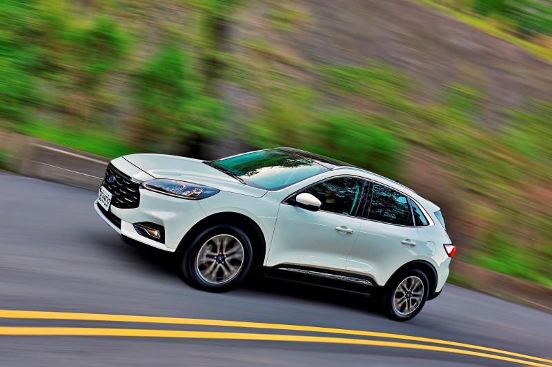 今年就要這部顏值與內涵都是頂尖的全新世代中型都會SUV—The All New Ford Kuga 今年就要這部顏值與內涵都是頂尖的全新世代中型都會SUV—The All New Ford Kuga