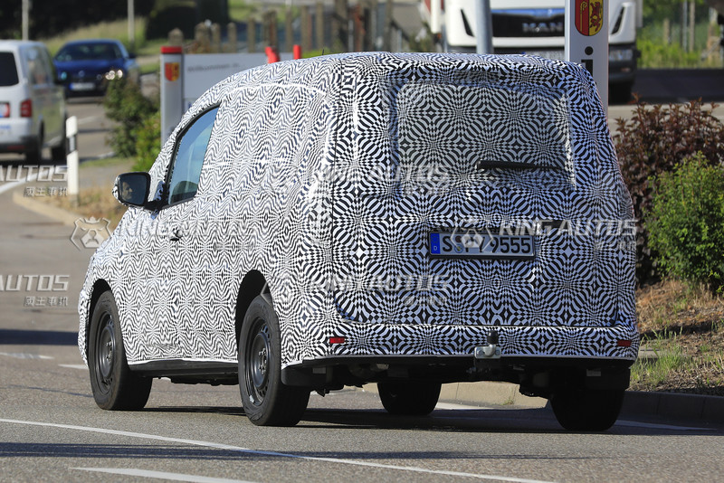 全新《Mercedes-Benz Citan》偽裝現蹤 或者其實你是《T-Class》呢? 全新《Mercedes-Benz Citan》偽裝現蹤 或者其實你是《T-Class》呢?