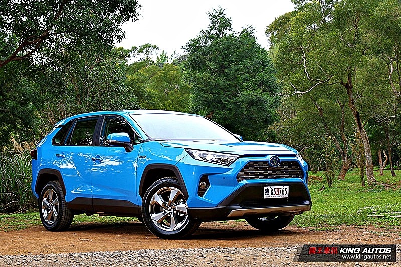 堪稱「東方不敗」的《Lexus》與《Toyota》,再次蟬聯國內銷售盟主寶座!還首度針對Altis與RAV4兩款油電車型推出促銷優 堪稱「東方不敗」的《Lexus》與《Toyota》,再次蟬聯國內銷售盟主寶座!還首度針對Altis與RAV4兩款油電車型推出促銷優
