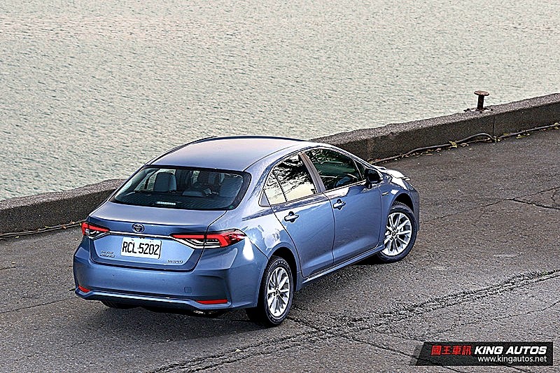 堪稱「東方不敗」的《Lexus》與《Toyota》,再次蟬聯國內銷售盟主寶座!還首度針對Altis與RAV4兩款油電車型推出促銷優 堪稱「東方不敗」的《Lexus》與《Toyota》,再次蟬聯國內銷售盟主寶座!還首度針對Altis與RAV4兩款油電車型推出促銷優