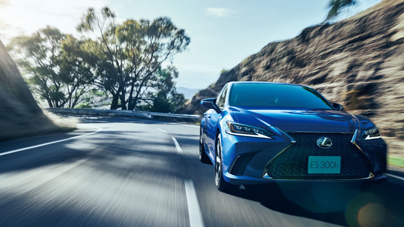 不只更省油《Lexus ES》日本產品改良強化數位車外後視鏡體驗