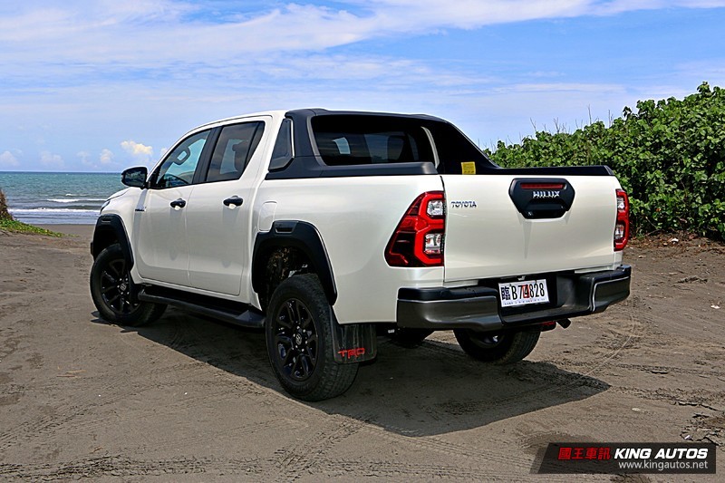 《Toyota Hilux》 小改款試駕︱ 這樣改、才對味! 《Toyota Hilux》 小改款試駕︱ 這樣改、才對味!