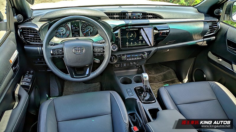 《Toyota Hilux》 小改款試駕︱ 這樣改、才對味! 《Toyota Hilux》 小改款試駕︱ 這樣改、才對味!
