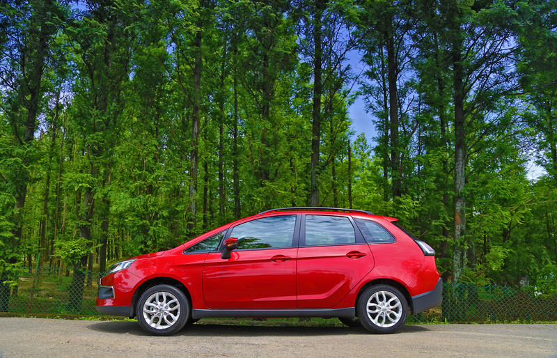 50萬也能買新車!《電動尾門》綽號小可《Mitsubishi Colt Plus》配備佳(二) 50萬也能買新車!《電動尾門》綽號小可《Mitsubishi Colt Plus》配備佳(二)