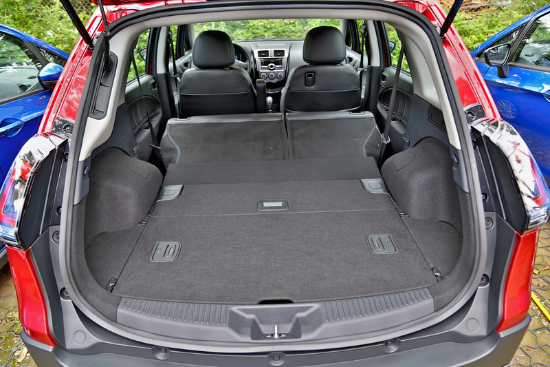 50萬也能買新車!《電動尾門》綽號小可《Mitsubishi Colt Plus》配備佳(二) 50萬也能買新車!《電動尾門》綽號小可《Mitsubishi Colt Plus》配備佳(二)