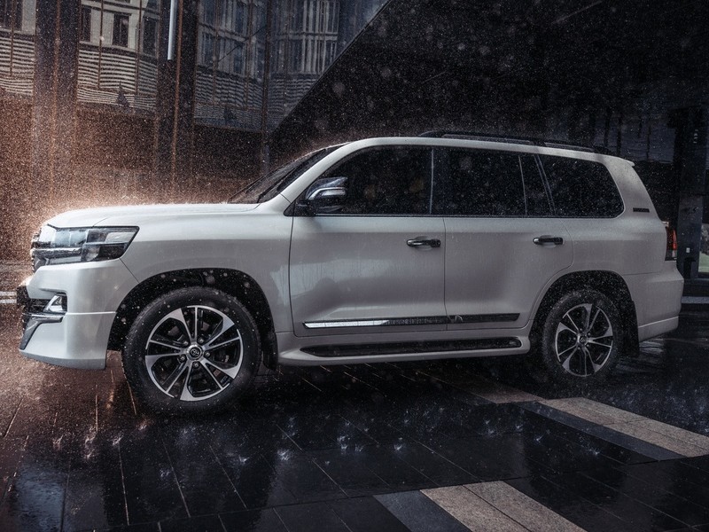2021年式《Toyota Land Cruiser 200 Executive Lounge》俄羅斯霸氣進化 2021年式《Toyota Land Cruiser 200 Executive Lounge》俄羅斯霸氣進化