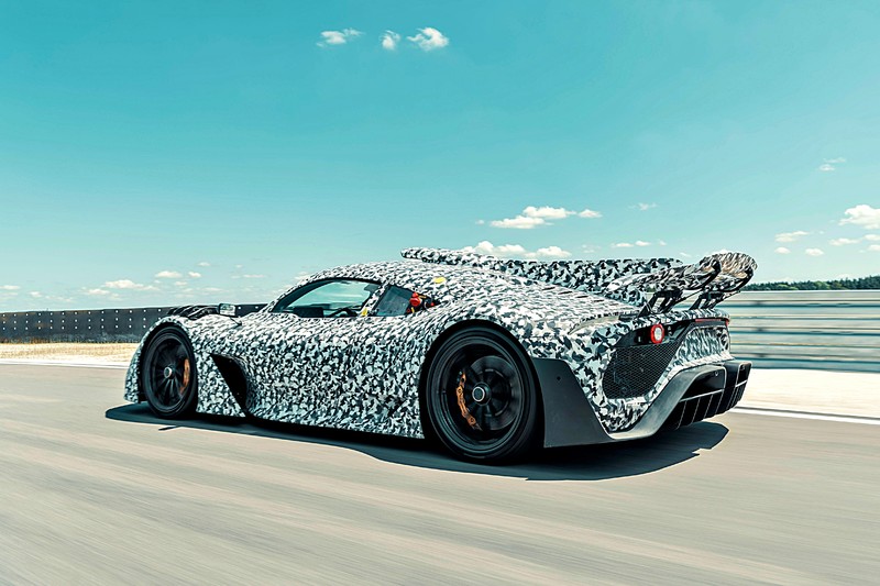 《Mercedes-AMG Project ONE》 合法街道版F1開始賽道測試! 全球限量275台早已預訂額滿! 預定2021正 《Mercedes-AMG Project ONE》 合法街道版F1開始賽道測試! 全球限量275台早已預訂額滿! 預定2021正