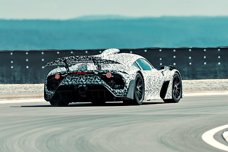 《Mercedes-AMG Project ONE》 合法街道版F1開始賽道測試! 全球限量275台早已預訂額滿! 預定2021正 《Mercedes-AMG Project ONE》 合法街道版F1開始賽道測試! 全球限量275台早已預訂額滿! 預定2021正