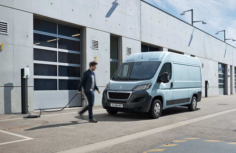 續航340公里《Peugeot e-Boxer》歐洲人氣商用車增添電動新成員
