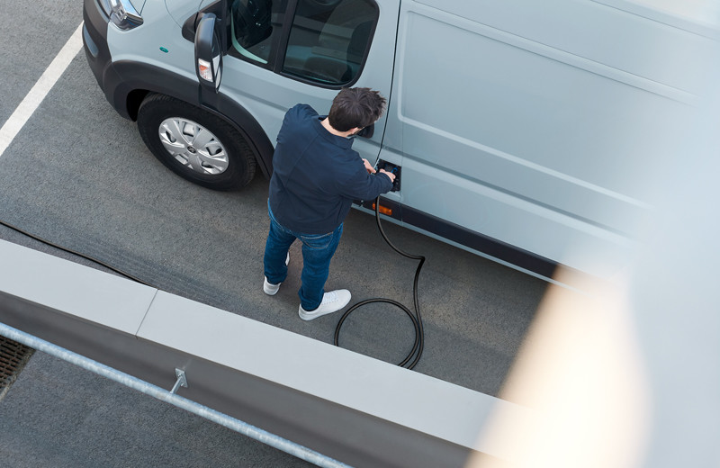 續航340公里《Peugeot e-Boxer》歐洲人氣商用車增添電動新成員