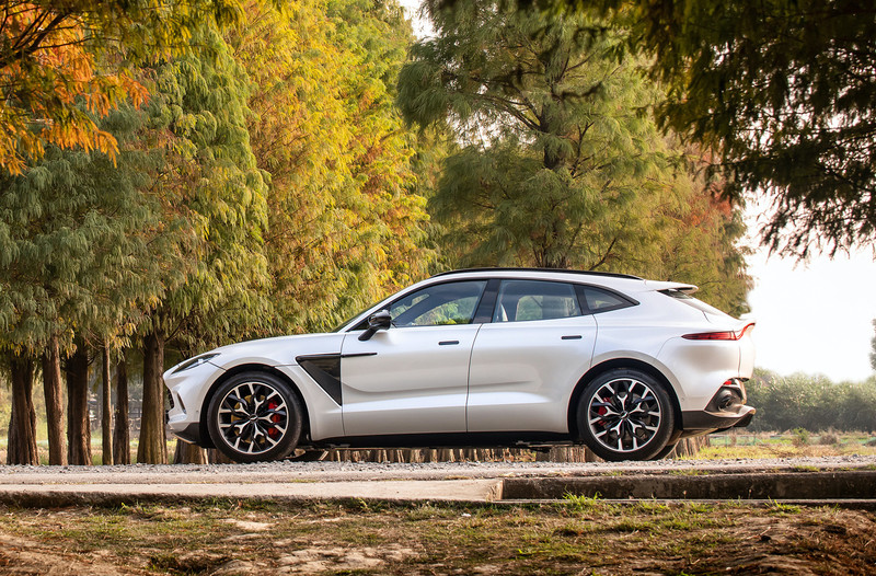 首批《Aston Martin DBX》即將抵台 各式英倫風格生活套件搶先發布 首批《Aston Martin DBX》即將抵台 各式英倫風格生活套件搶先發布