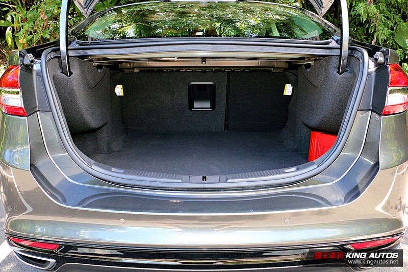 《Ford Mondeo EcoBoost 240 珍藏型》試駕︱ 愈發少見的運動房車魅力! 《Ford Mondeo EcoBoost 240 珍藏型》試駕︱ 愈發少見的運動房車魅力!