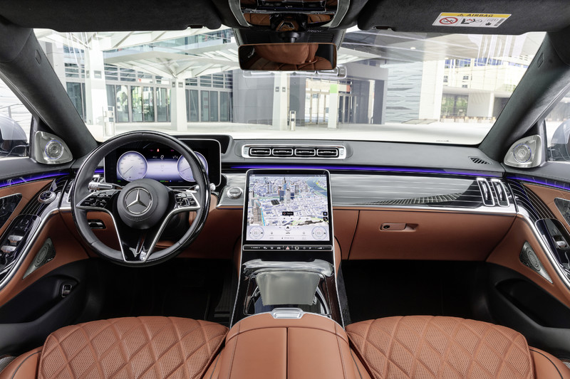 大改款《Mercedes-Benz S-Class》趣味20項數據(一)旗艦音響31隻喇叭大車拼 大改款《Mercedes-Benz S-Class》趣味20項數據(一)旗艦音響31隻喇叭大車拼