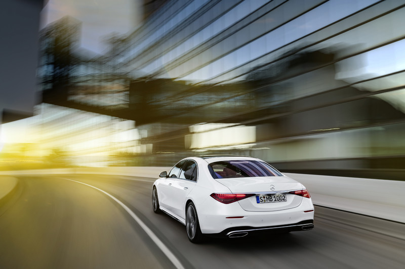 大改款《Mercedes-Benz S-Class》趣味20項數據(一)旗艦音響31隻喇叭大車拼 大改款《Mercedes-Benz S-Class》趣味20項數據(一)旗艦音響31隻喇叭大車拼