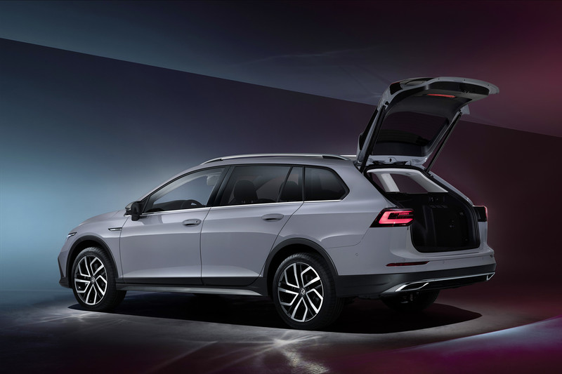 全新《Volkswagen Golf Variant》要讓你裝更多 跨界風《Golf Alltrack》同步登場 全新《Volkswagen Golf Variant》要讓你裝更多 跨界風《Golf Alltrack》同步登場