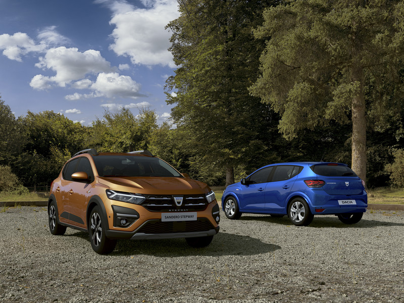 新世代《Dacia》人氣家族首演倒數 平價品牌其實比你想得還要帥 新世代《Dacia》人氣家族首演倒數 平價品牌其實比你想得還要帥