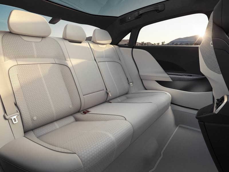 全球首發《Lucid Air》純電四門房車續航力832km大幅超越Tesla!零肆加速10秒內! 全球首發《Lucid Air》純電四門房車續航力832km大幅超越Tesla!零肆加速10秒內!
