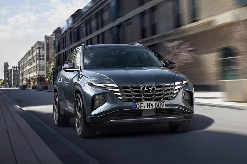 這次走得很前面 全新第4代《Hyundai Tucson》首搭1.6渦輪油電動力驚豔登場 這次走得很前面 全新第4代《Hyundai Tucson》首搭1.6渦輪油電動力驚豔登場