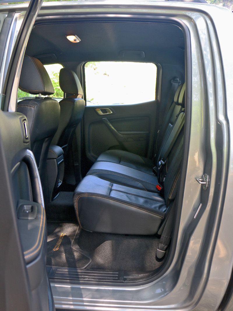 《Ford Ranger 德州騎兵版》隔音好、配備佳|衝著《海力士Hilux》而來!同場加映《職人版》 《Ford Ranger 德州騎兵版》隔音好、配備佳|衝著《海力士Hilux》而來!同場加映《職人版》