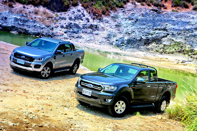 《Ford Ranger 德州騎兵版》隔音好、配備佳|衝著《海力士Hilux》而來!同場加映《職人版》 《Ford Ranger 德州騎兵版》隔音好、配備佳|衝著《海力士Hilux》而來!同場加映《職人版》