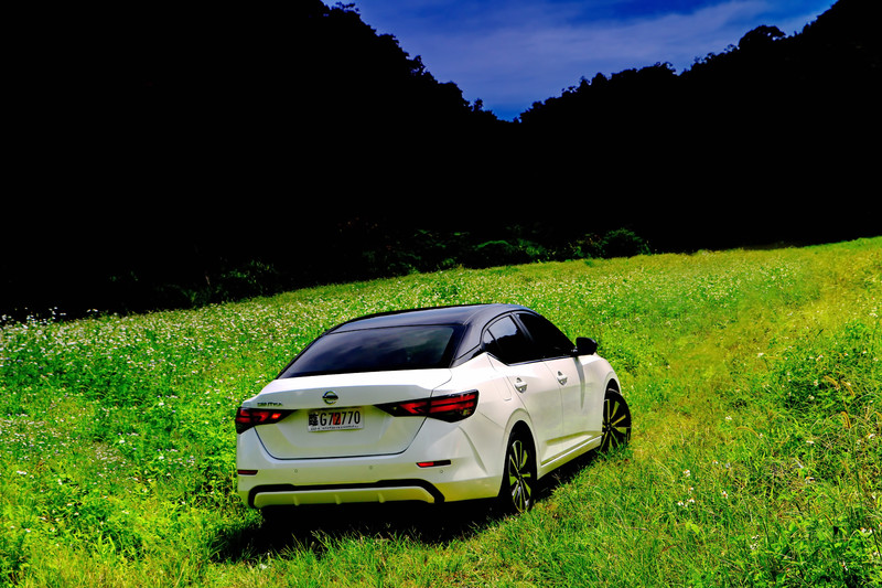 大改款《Nissan Sentra國產仙草》試駕(一)|動力充裕、坐艙寧靜、動態穩健 大改款《Nissan Sentra國產仙草》試駕(一)|動力充裕、坐艙寧靜、動態穩健