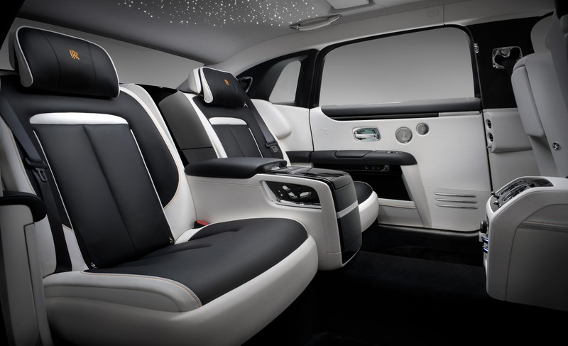 《Rolls-Royce Ghost Extended》長軸版 勞斯萊斯 鬼魅|後座空間超越《Phantom 幻影》 《Rolls-Royce Ghost Extended》長軸版 勞斯萊斯 鬼魅|後座空間超越《Phantom 幻影》