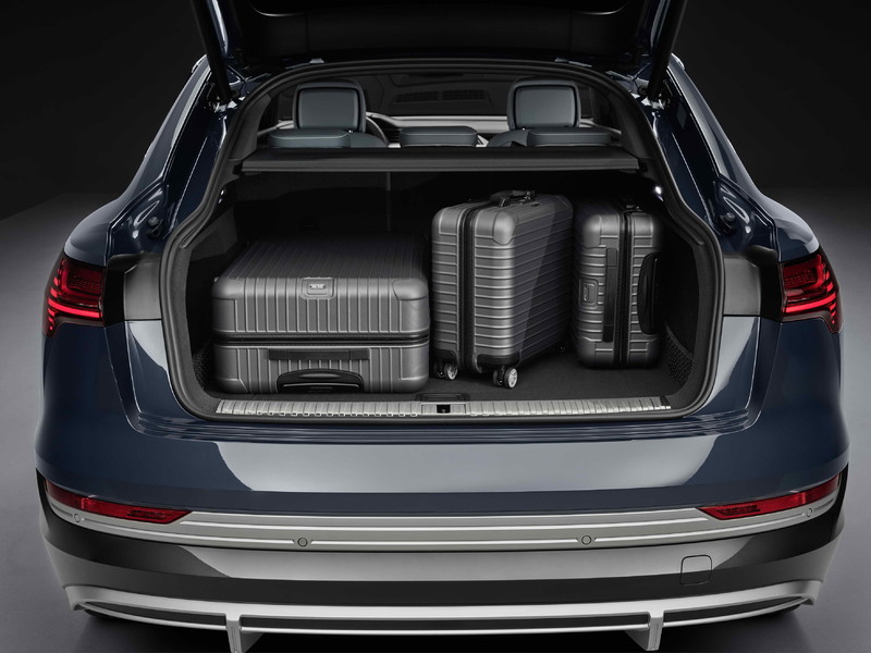 《Audi》公布電動休旅e-tron系列售價 最低289萬起 再享免費升級禮遇! 《Audi》公布電動休旅e-tron系列售價 最低289萬起 再享免費升級禮遇!