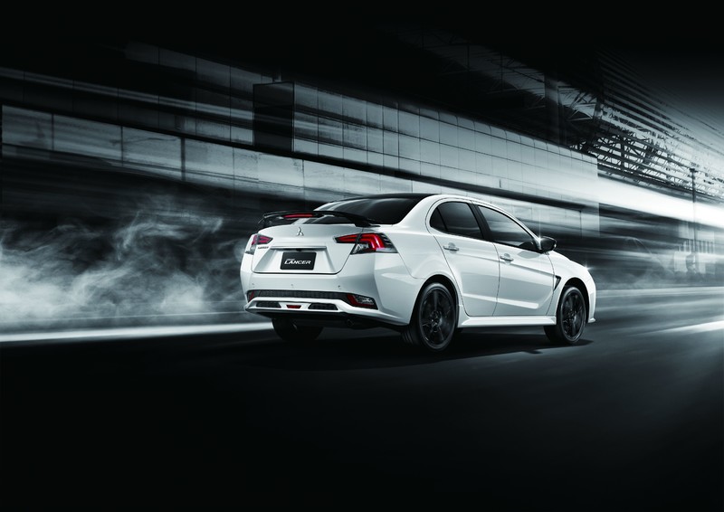 《Mitsubishi》Grand Lancer B&W羨定版舊換新66.9萬!得利卡新色同步亮相 《Mitsubishi》Grand Lancer B&W羨定版舊換新66.9萬!得利卡新色同步亮相