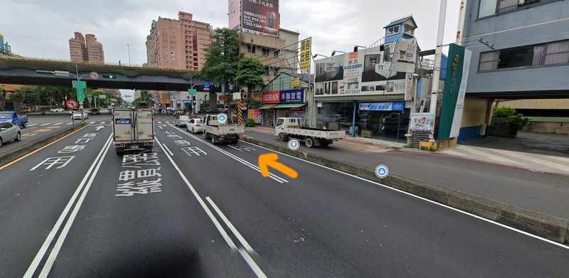 快車道可以右轉?《道路交安大解析》這樣右轉才正確 快車道可以右轉?《道路交安大解析》這樣右轉才正確