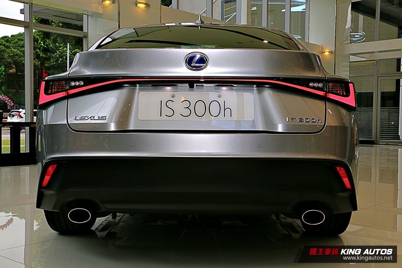 全車系200萬元有找! 21年式《Lexus IS小改款》開始接單預售! 全車系200萬元有找! 21年式《Lexus IS小改款》開始接單預售!