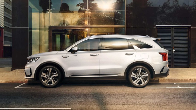 《Kia大改款Sorento》精緻帥氣 11月上市在即|剖析200萬內《七人座SUV》 《Kia大改款Sorento》精緻帥氣 11月上市在即|剖析200萬內《七人座SUV》