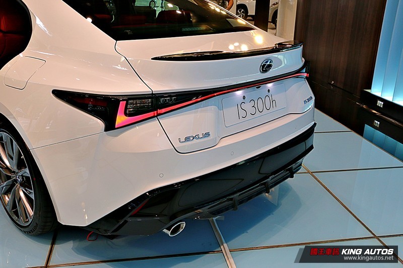 全車系200萬元有找! 21年式《Lexus IS小改款》開始接單預售! 全車系200萬元有找! 21年式《Lexus IS小改款》開始接單預售!