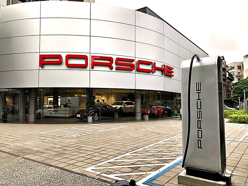 更無後顧之憂!《Porsche保時捷》在台灣的高速充電網已趨完備! 更無後顧之憂!《Porsche保時捷》在台灣的高速充電網已趨完備!