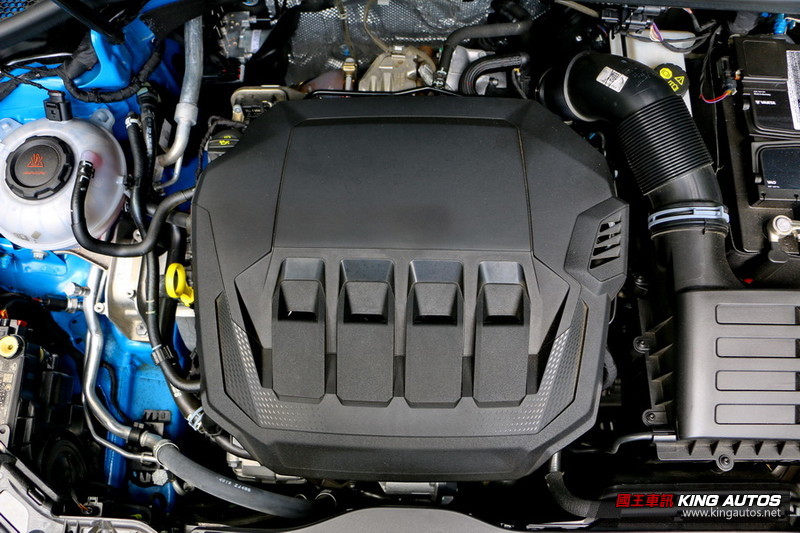 新世代《Audi Q3 40TFSI quattro》空間更大、造型更帥、安全無恙 新世代《Audi Q3 40TFSI quattro》空間更大、造型更帥、安全無恙