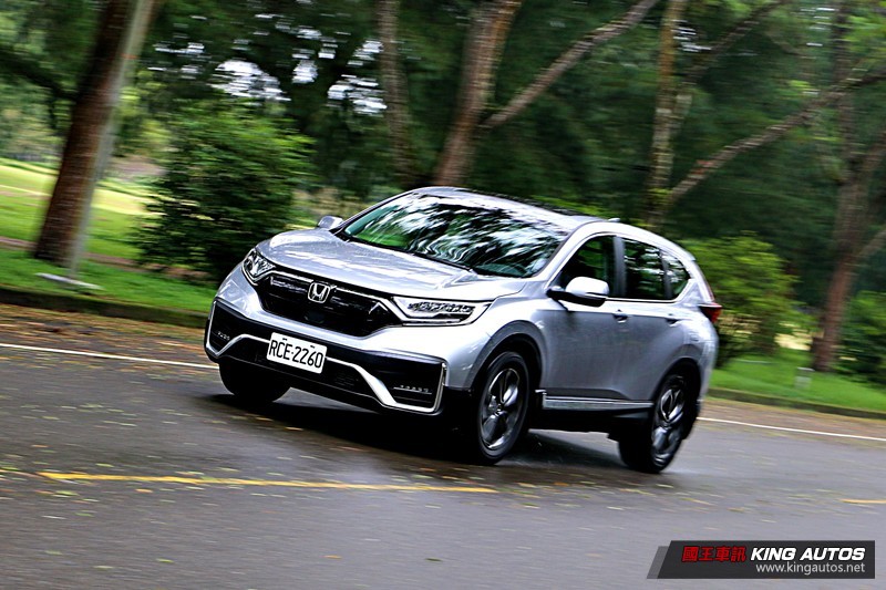 「選車東西軍」之《Ford Kuga》或《Honda CR-V》? 國產中型主力休旅、價差僅3萬元,你偏好哪一款? 「選車東西軍」之《Ford Kuga》或《Honda CR-V》? 國產中型主力休旅、價差僅3萬元,你偏好哪一款?