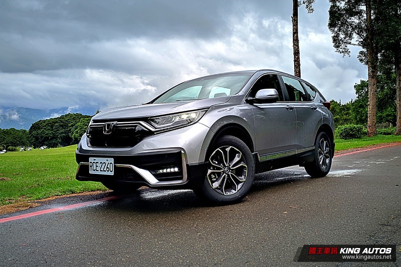 「選車東西軍」之《Ford Kuga》或《Honda CR-V》? 國產中型主力休旅、價差僅3萬元,你偏好哪一款? 「選車東西軍」之《Ford Kuga》或《Honda CR-V》? 國產中型主力休旅、價差僅3萬元,你偏好哪一款?