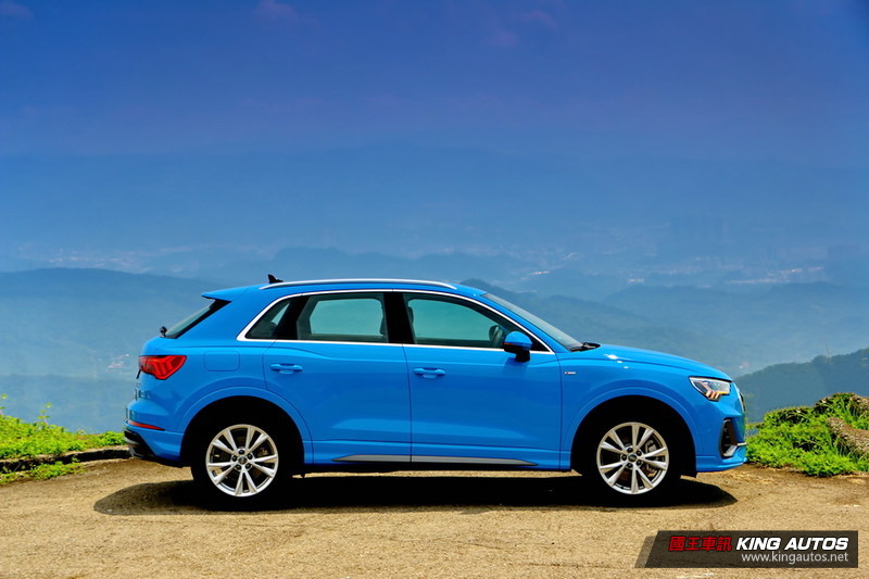 新世代《Audi Q3 40TFSI quattro》空間更大、造型更帥、安全無恙 新世代《Audi Q3 40TFSI quattro》空間更大、造型更帥、安全無恙