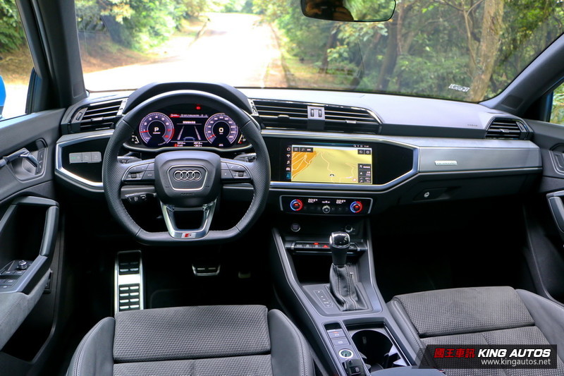 新世代《Audi Q3 40TFSI quattro》空間更大、造型更帥、安全無恙 新世代《Audi Q3 40TFSI quattro》空間更大、造型更帥、安全無恙