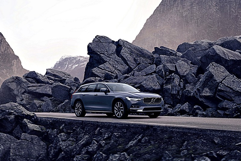 259萬元起!新年式《Volvo V90 Cross Country》升級48V輕油電上市 259萬元起!新年式《Volvo V90 Cross Country》升級48V輕油電上市